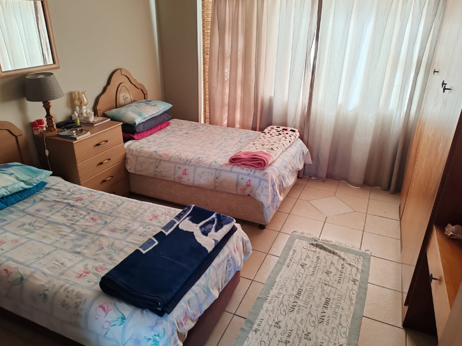 5 Bedroom Property for Sale in Perlemoenbaai Western Cape